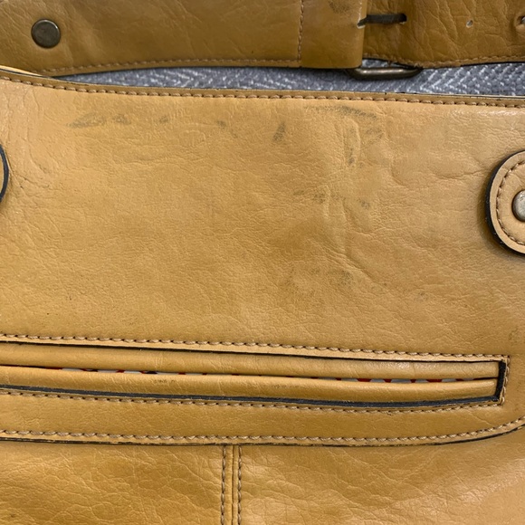 Beautiful AXCESS by Liz Claiborne Cross Body Purse. Carmel colored - Picture 8 of 9